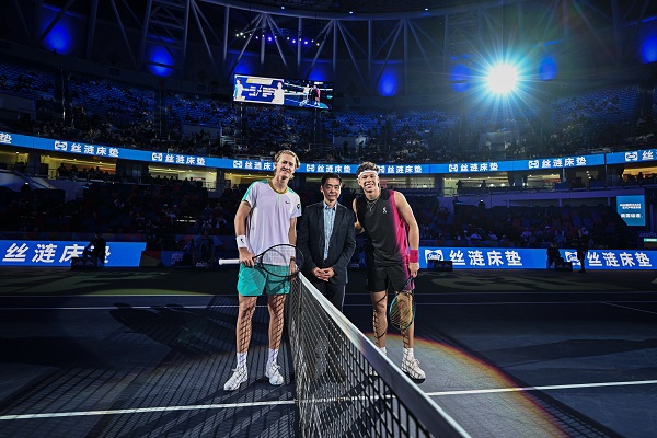 联带来了许 联带来了许